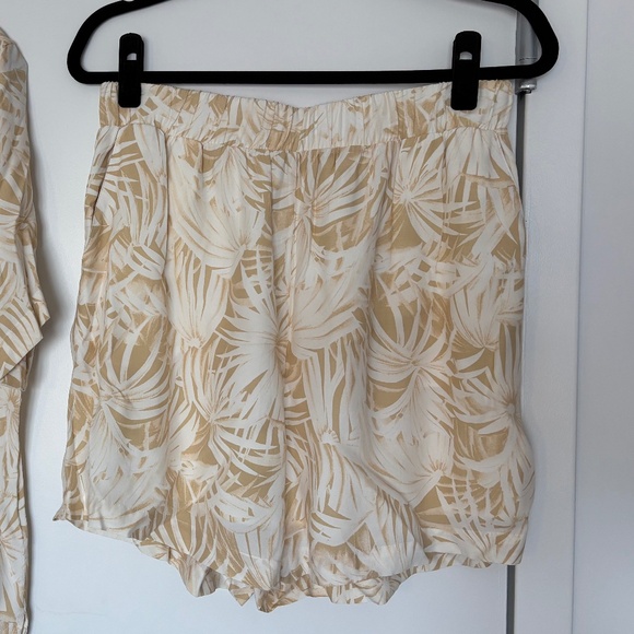 Anine Bing Candice Shorts - Large - Picture 3 of 3